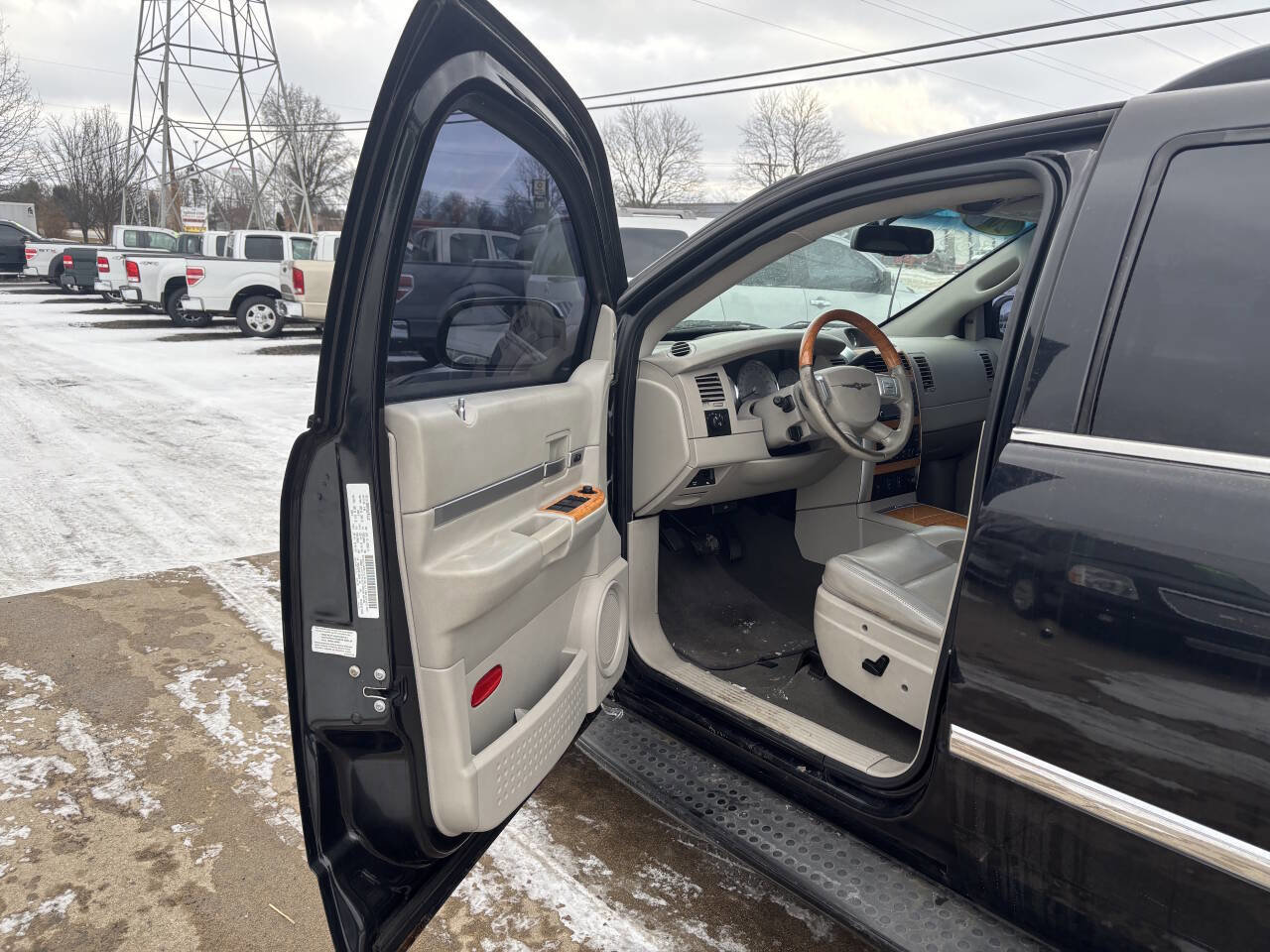 Used 2008 Chrysler Aspen Limited image 5