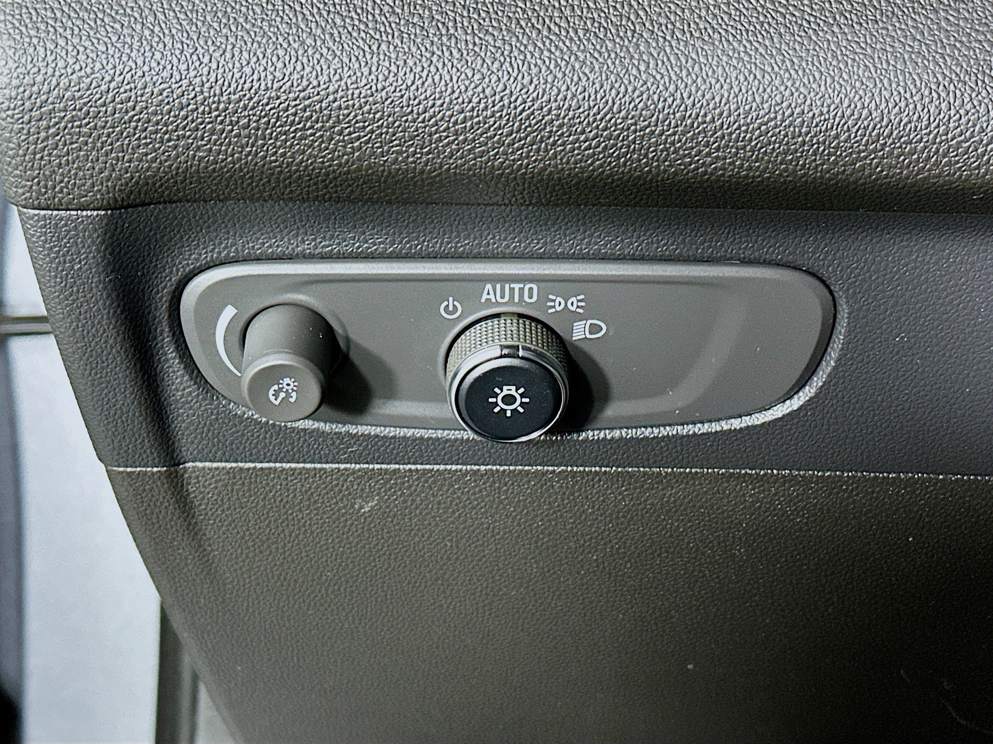 Used 2022 Buick Envision Preferred image 17