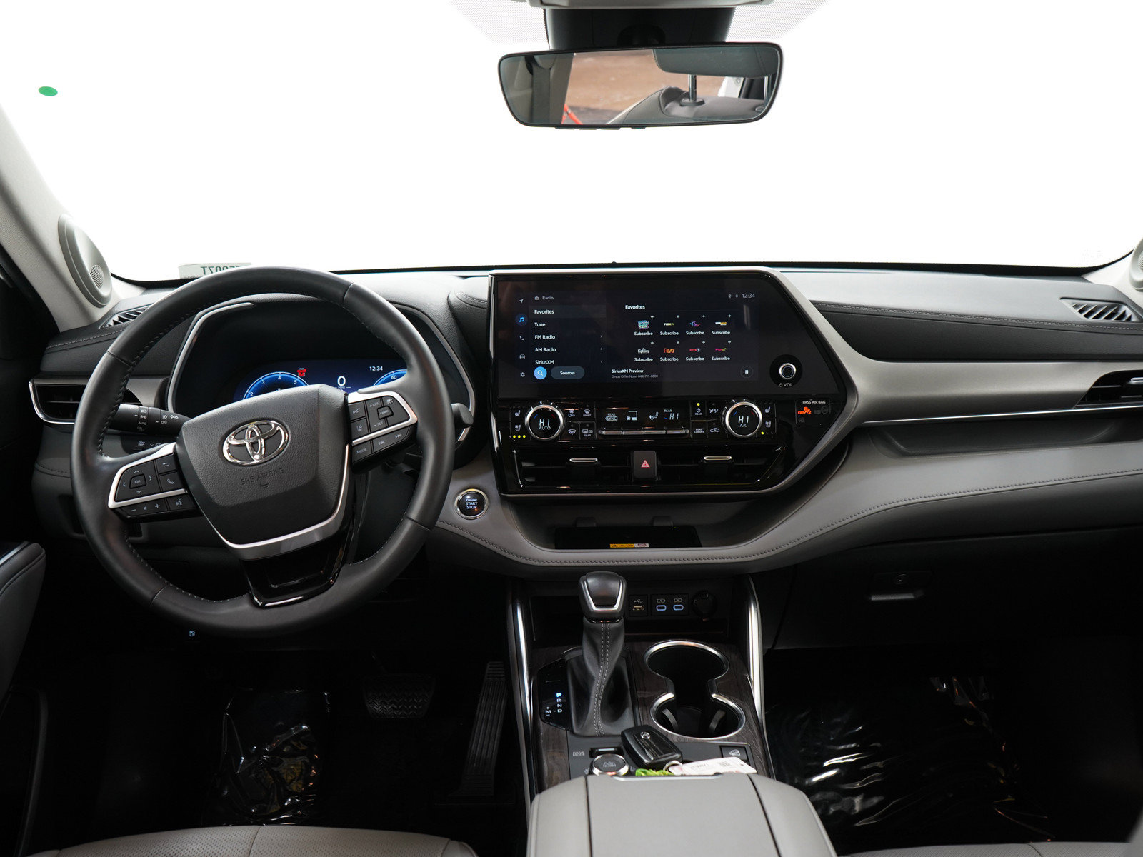 Used 2023 Toyota Highlander Limited AWD/4WD image 17
