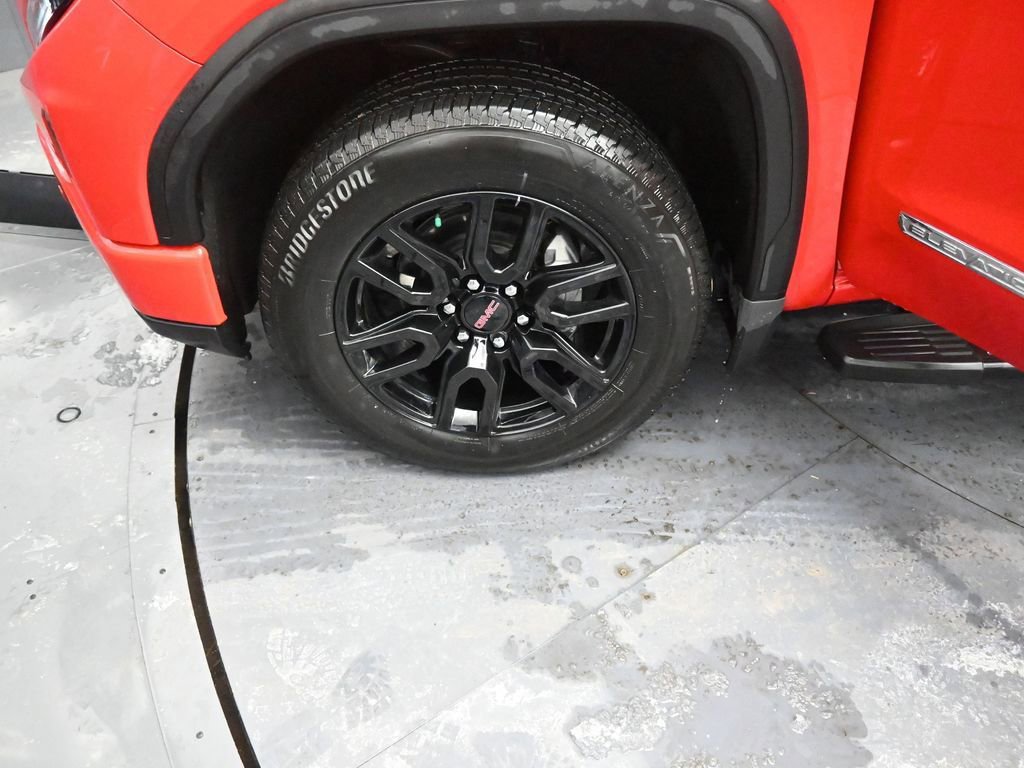 Used 2025 GMC Sierra 1500 Elevation w/ Elevation Premium Package image 17