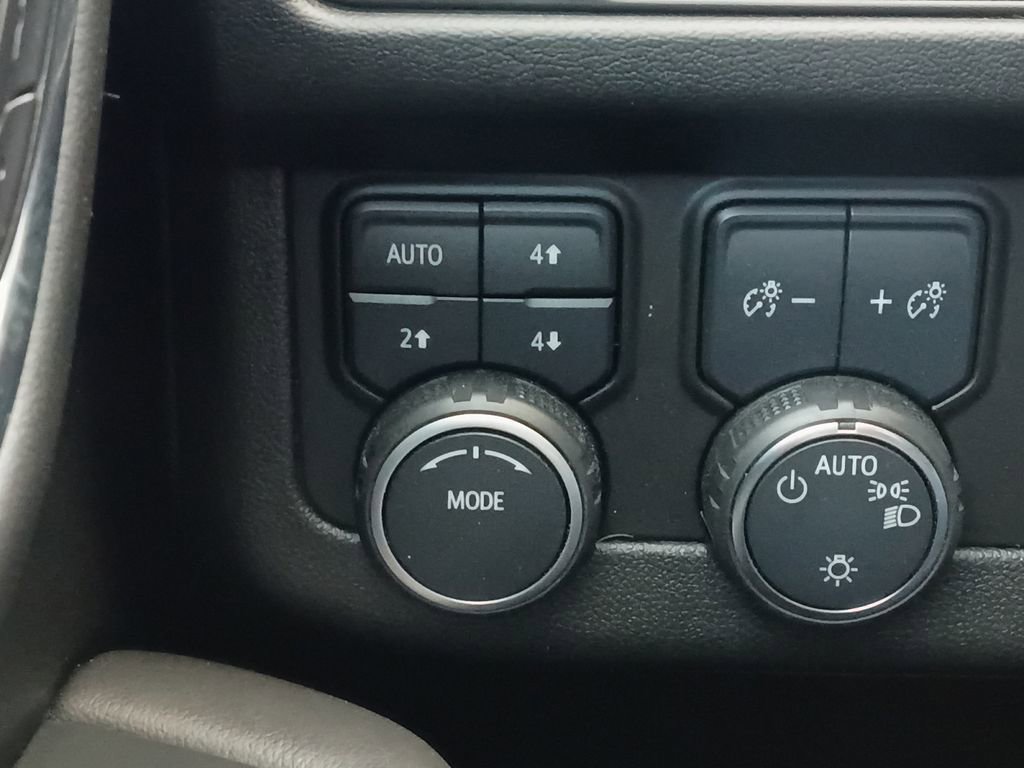Used 2023 Chevrolet Tahoe High Country w/ Premium Package 2 AWD/4WD image 26