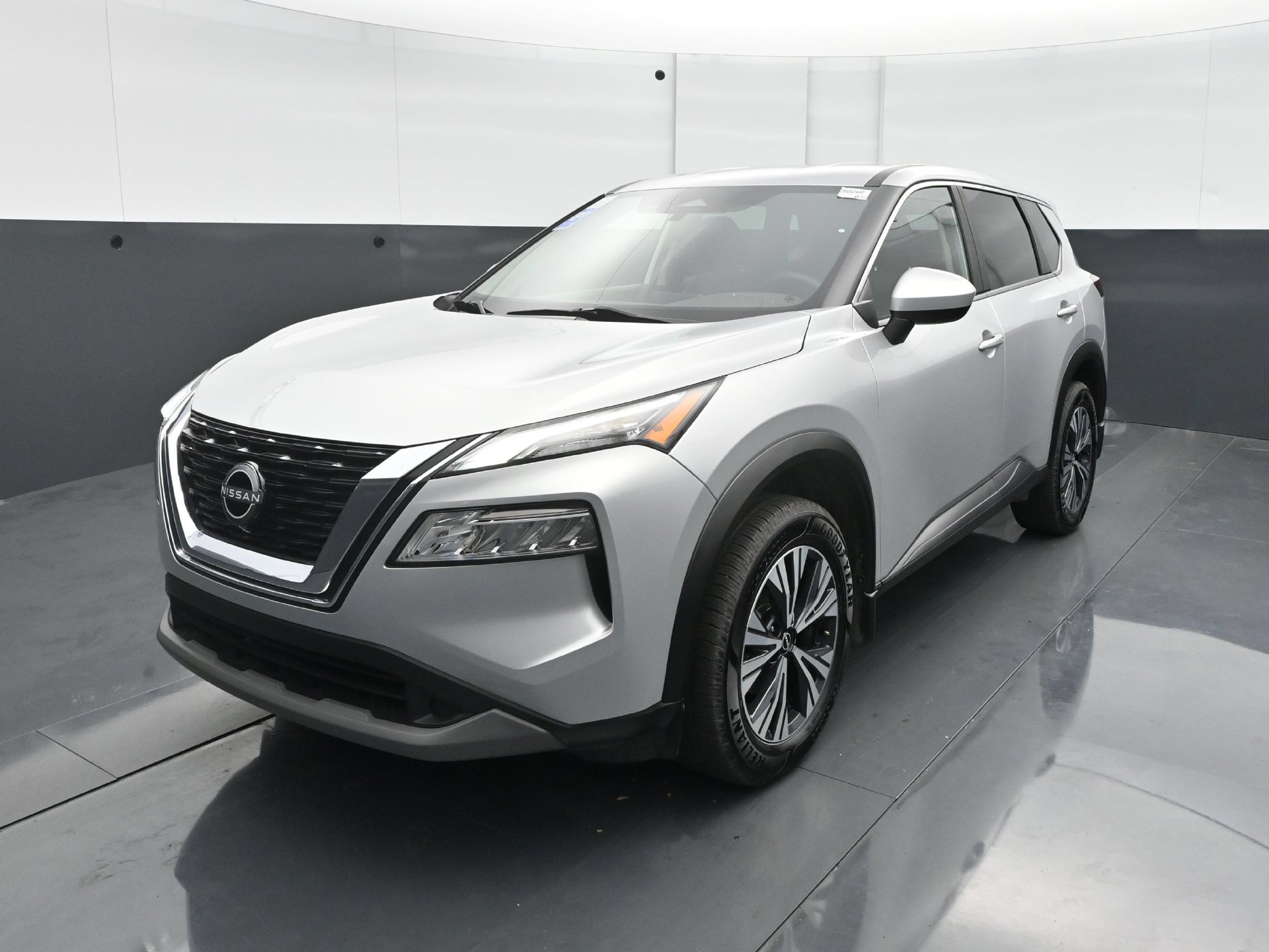 Used 2023 Nissan Rogue SV AWD/4WD image 1
