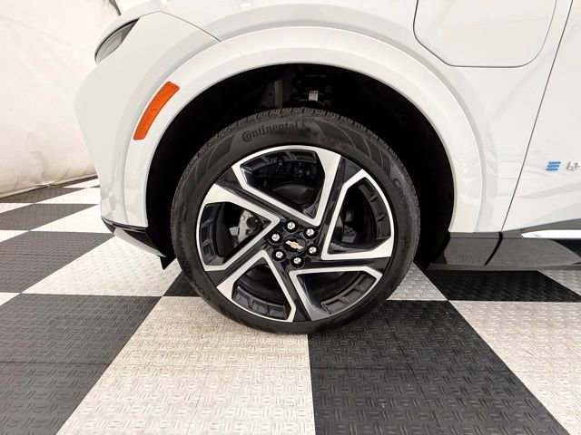 New 2026 Chevrolet Equinox EV LT w/ Convenience Package II AWD/4WD image 11