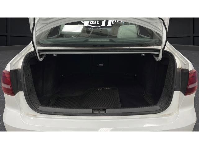 Used 2016 Volkswagen Jetta Sport image 25