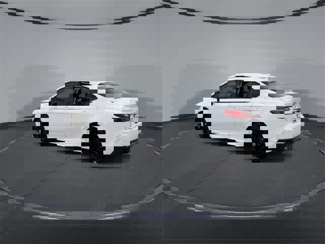 Used 2025 Toyota Camry SE image 6
