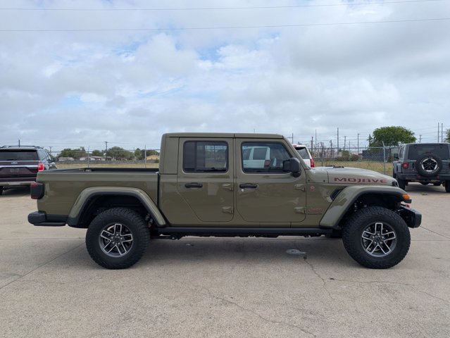 Used 2025 Jeep Gladiator Mojave image 4