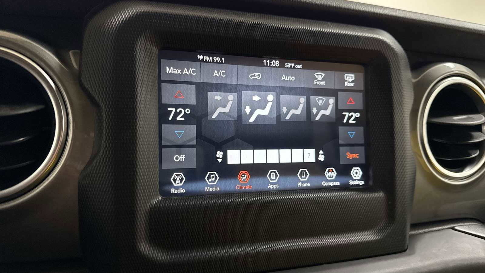 Used 2019 Jeep Wrangler Unlimited Sahara image 22