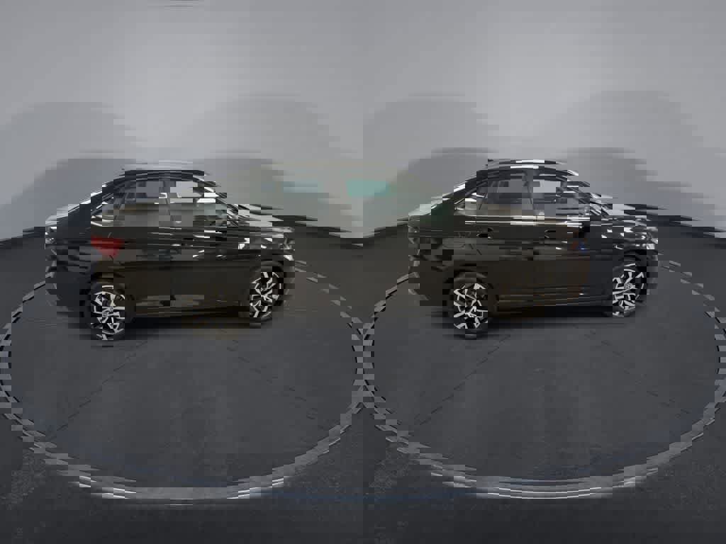 Used 2025 Volkswagen Jetta SE FWD image 9