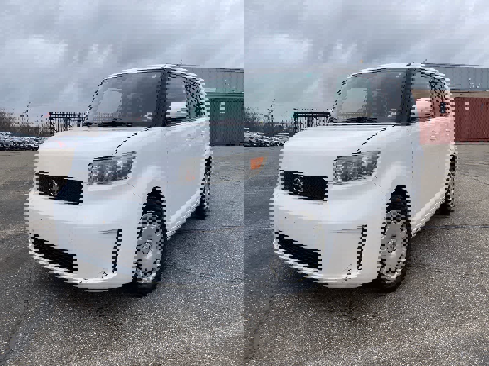 Used 2009 Scion xB image 1