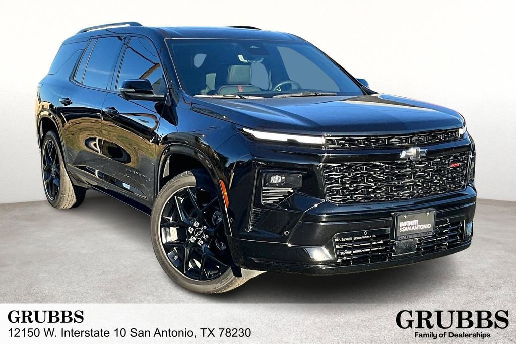 Used 2024 Chevrolet Traverse RS image 1
