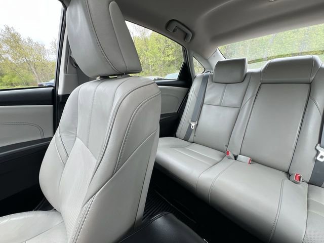 Used 2018 Toyota Avalon Limited w/ All Weather Liner Package FWD image 13