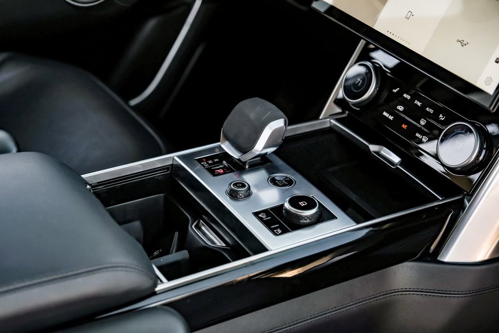 Used 2022 Land Rover Range Rover SE image 18