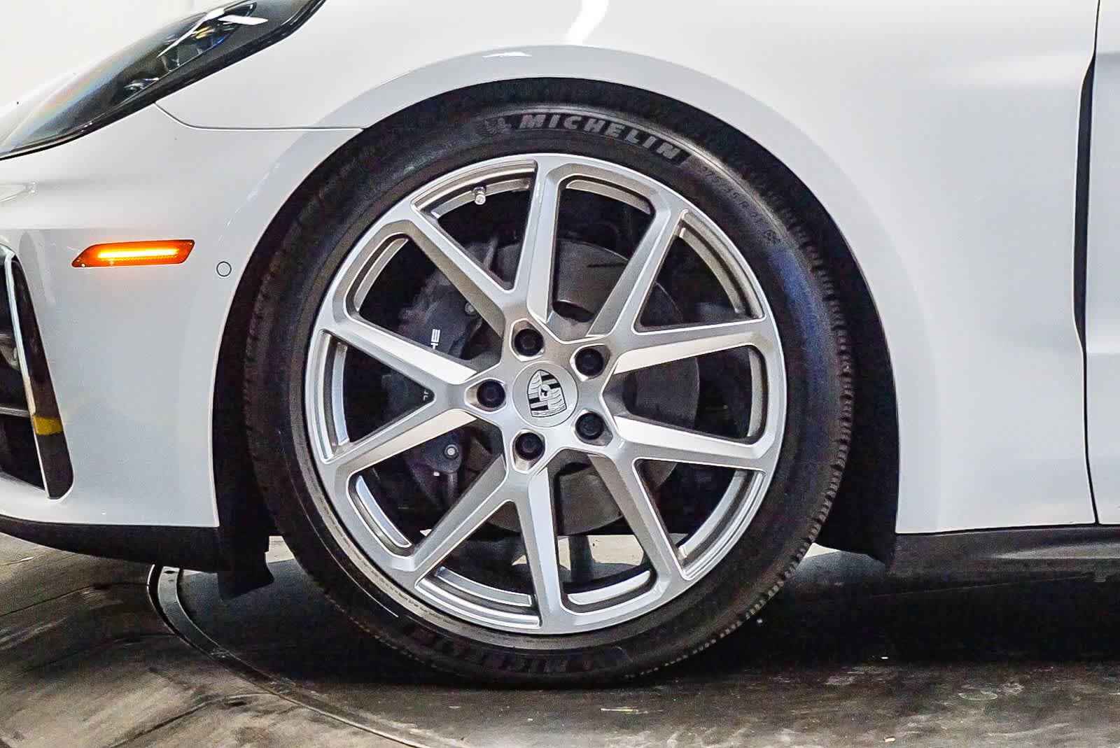 Certified 2024 Porsche Panamera 4 AWD/4WD image 9