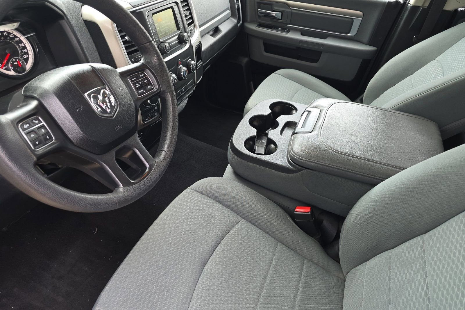 Used 2018 RAM 1500 Classic SLT AWD/4WD image 10