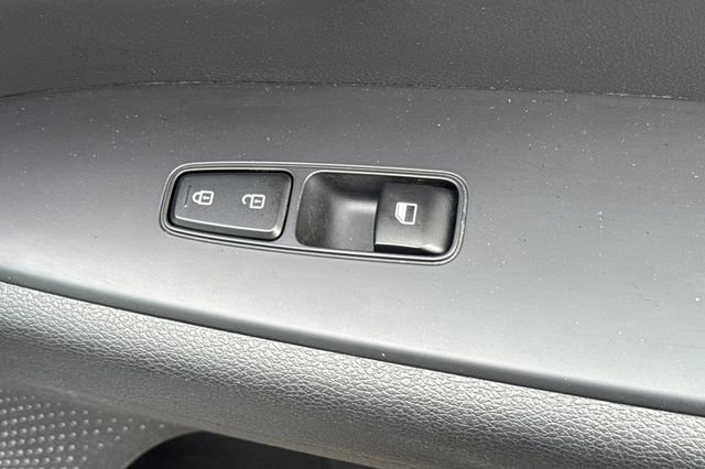 Used 2023 Kia Forte LXS w/ LXS Technology Package FWD image 22