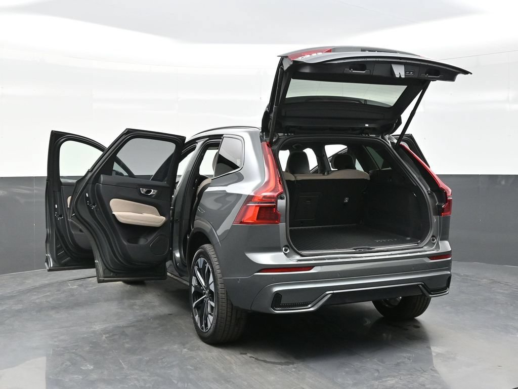 New 2026 Volvo XC60 B5 Plus w/ Protection Package Premier AWD/4WD image 42