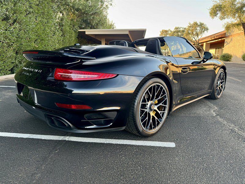 Used 2015 Porsche 911 Turbo S w/ High-end Infotainment Package AWD/4WD image 19