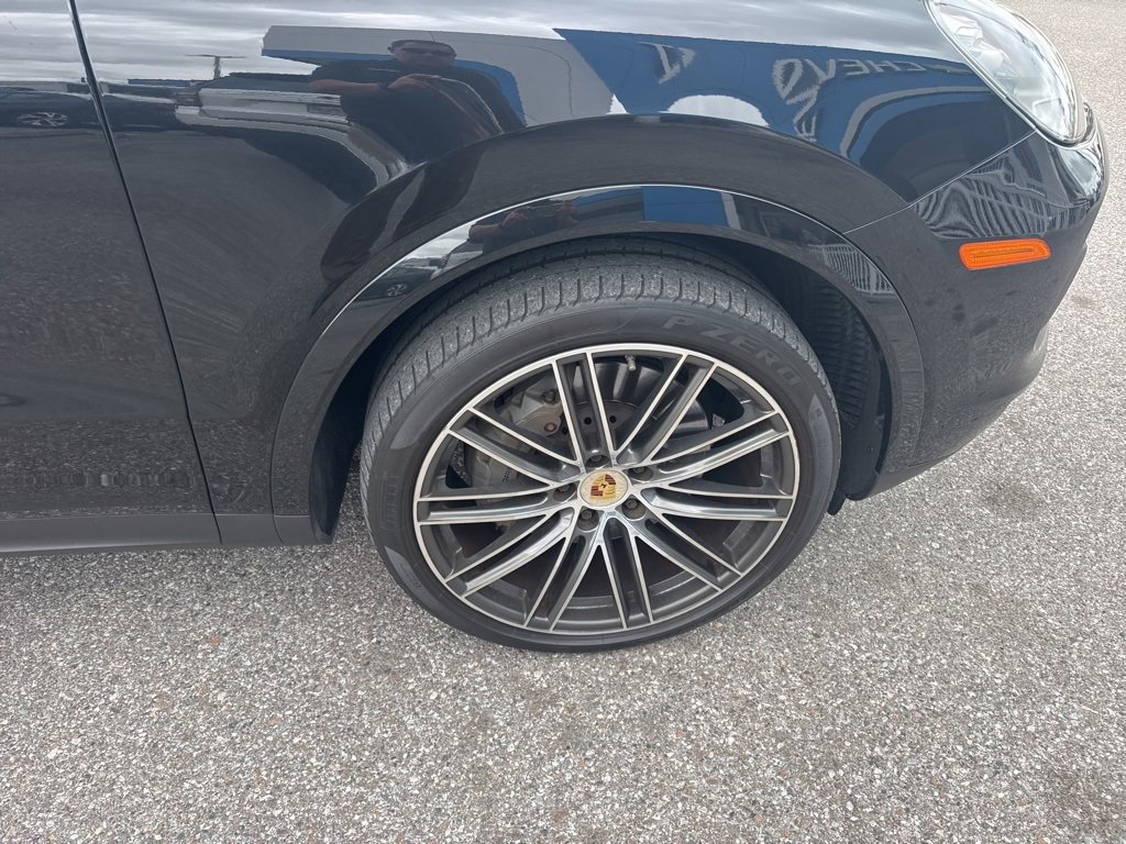 Used 2023 Porsche Cayenne S Platinum image 8