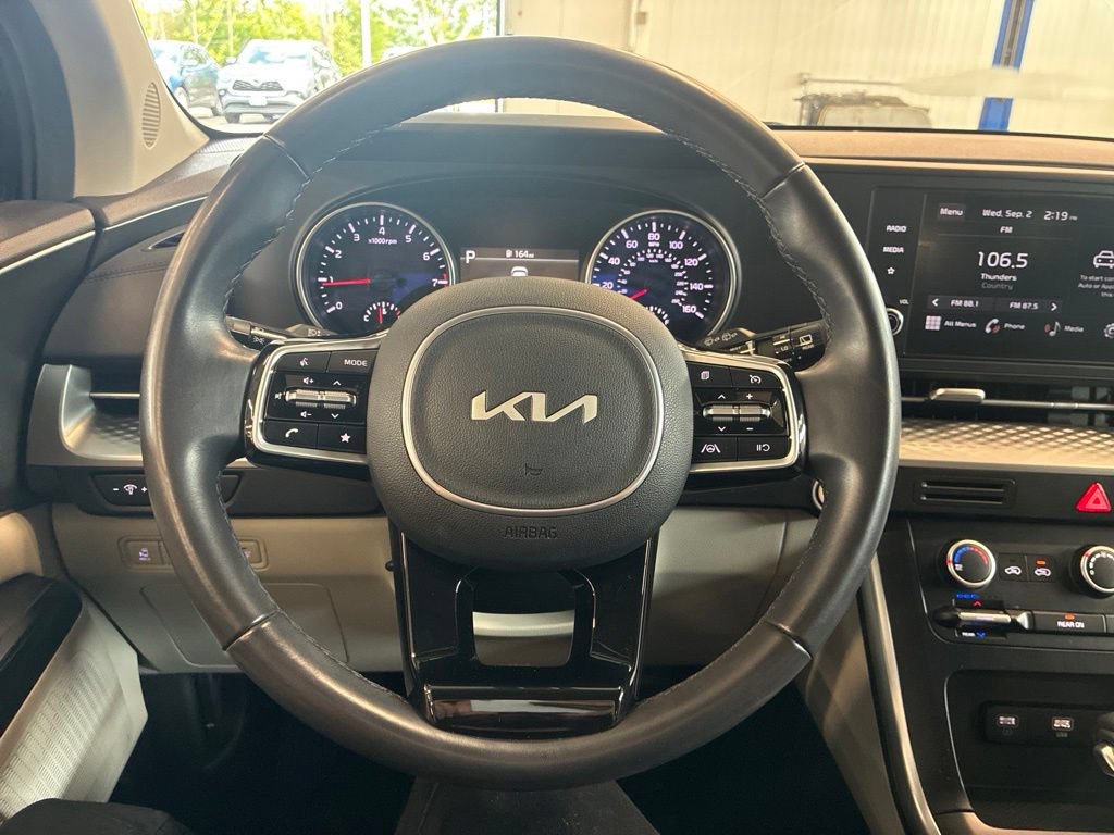 Certified 2024 Kia Carnival LX FWD image 23