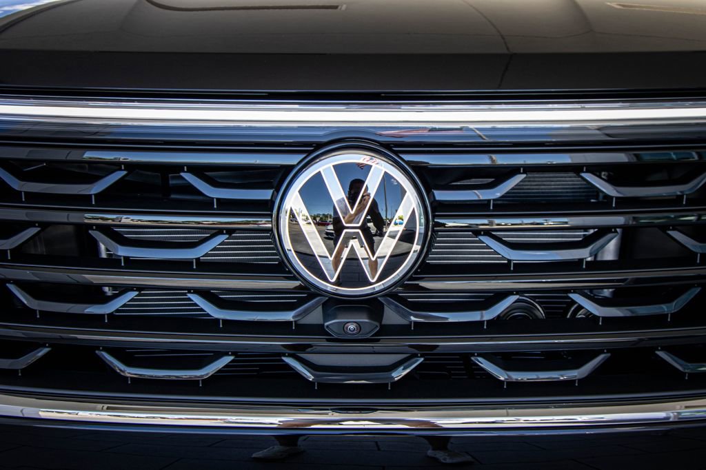 New 2026 Volkswagen Atlas Cross Sport SEL Premium R-Line AWD/4WD image 8