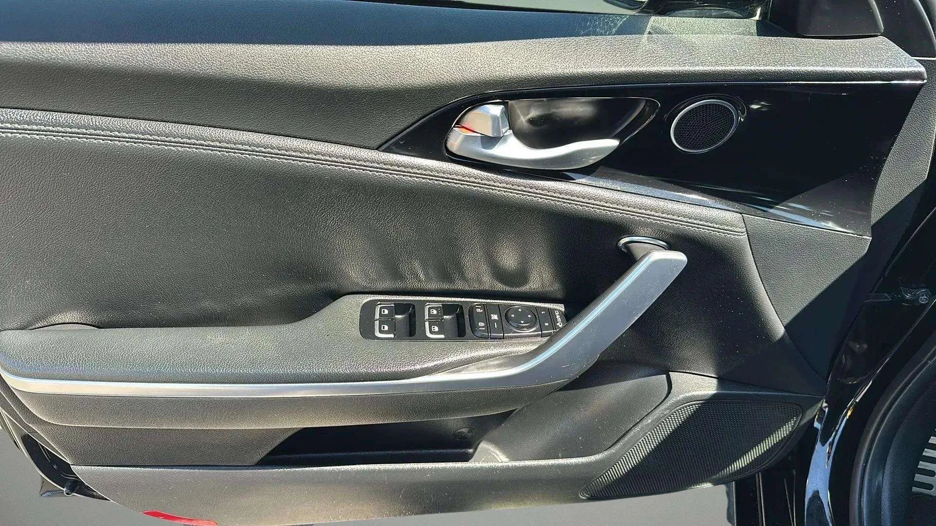 Used 2020 Kia Stinger GT-Line image 13