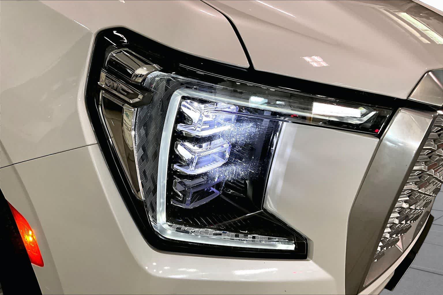 Used 2024 GMC Yukon Denali AWD/4WD image 27
