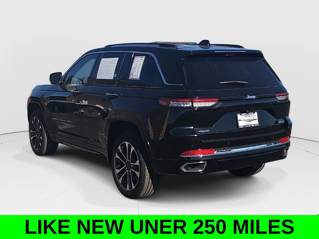 Used 2023 Jeep Grand Cherokee Overland w/ Luxury Tech Group IV AWD/4WD image 5