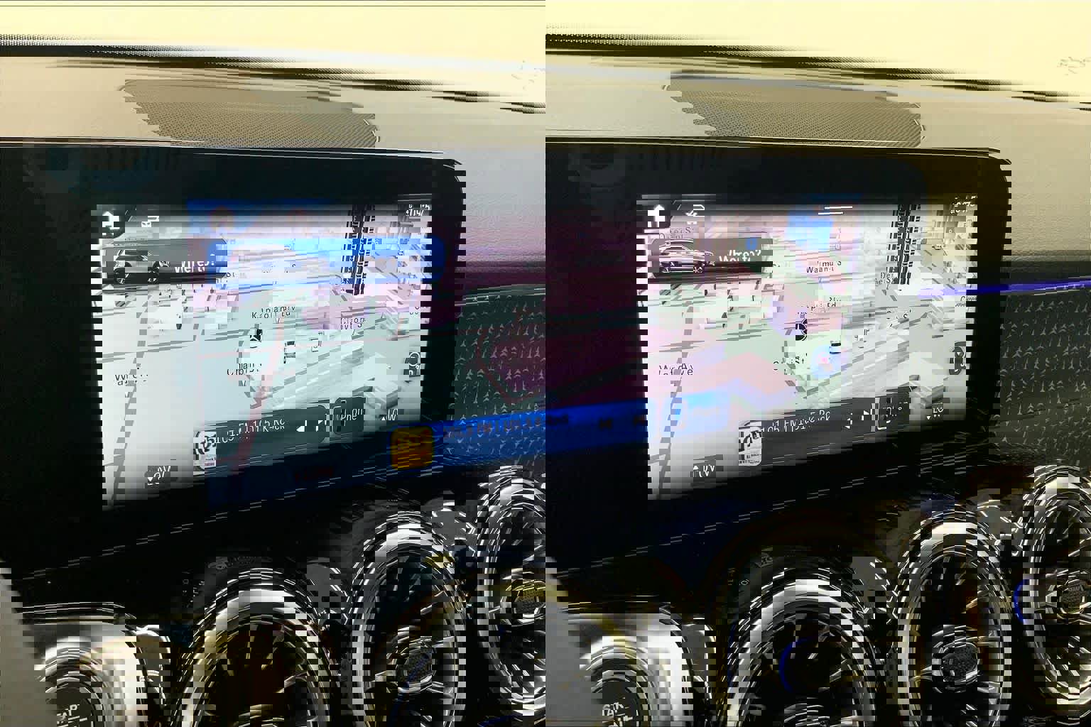 Used 2025 Mercedes-Benz GLB 250 image 24