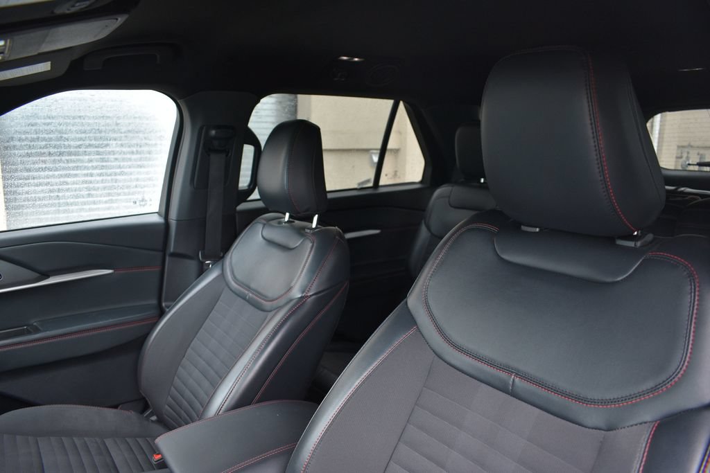 Used 2025 Ford Explorer ST-Line AWD/4WD image 10