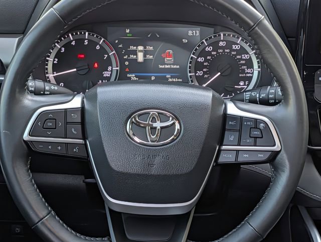 Used 2023 Toyota Highlander XLE image 13