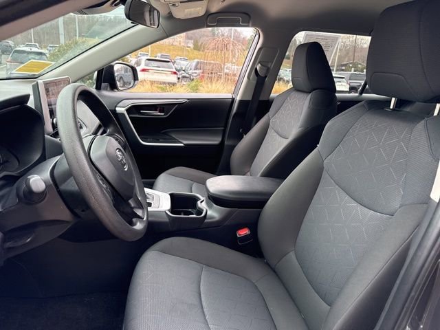 Used 2025 Toyota RAV4 XLE AWD/4WD image 25