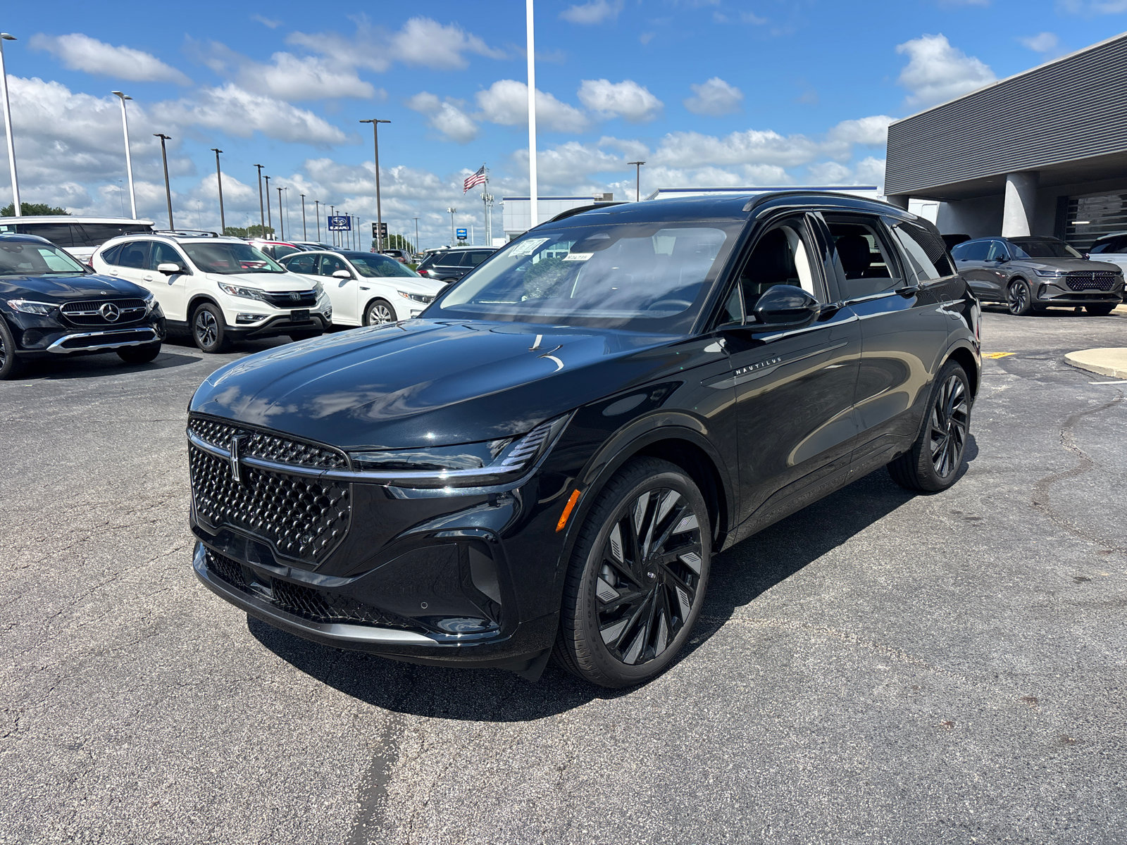 New 2026 Lincoln Nautilus Reserve AWD/4WD image 3