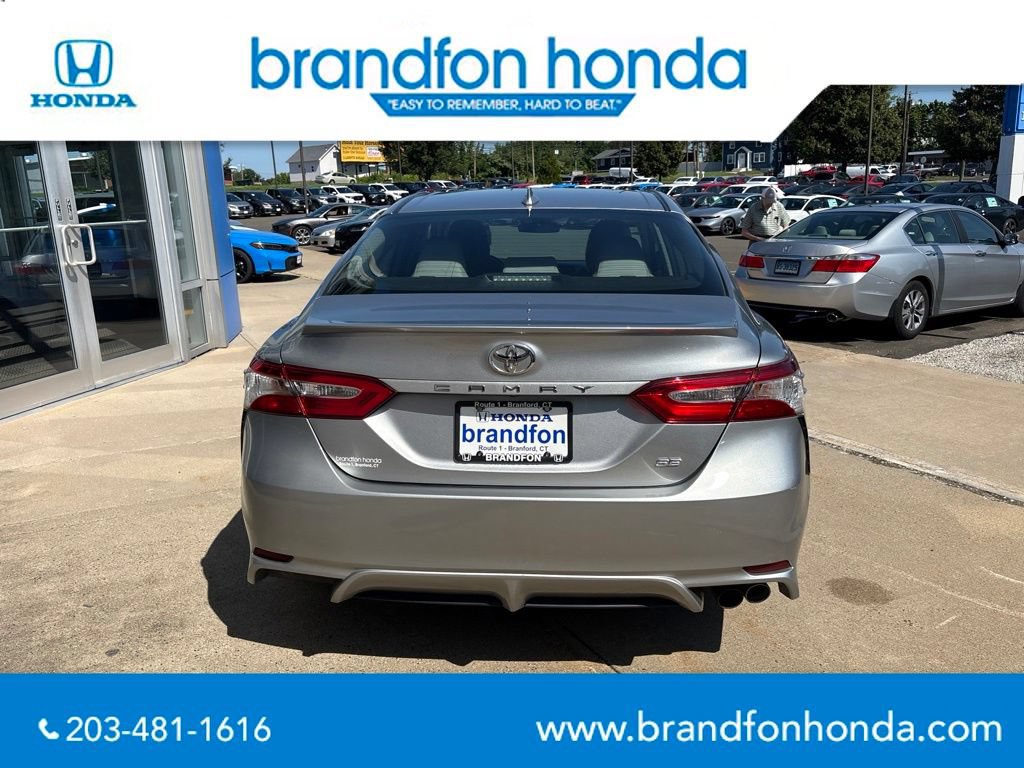 Used 2020 Toyota Camry SE FWD image 5