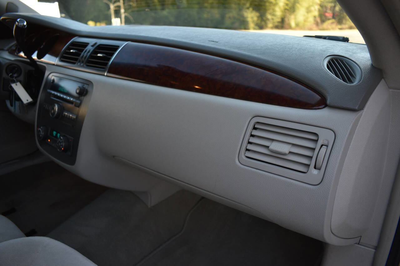 Used 2011 Buick Lucerne CX FWD image 20