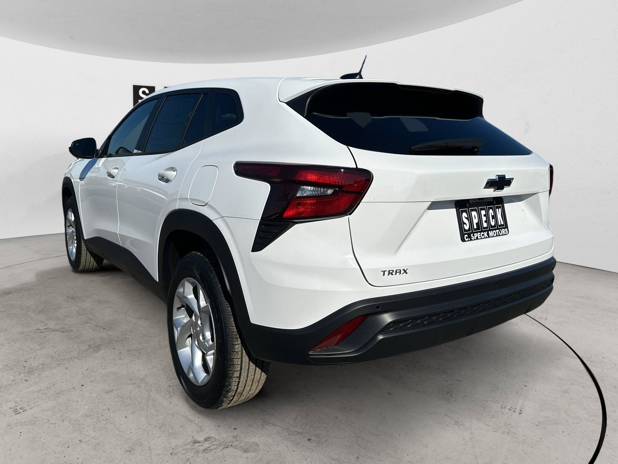 New 2026 Chevrolet Trax LS w/ LS Convenience Package FWD image 3