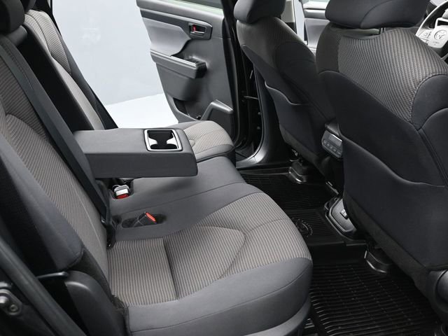 Certified 2025 Toyota Highlander LE image 32