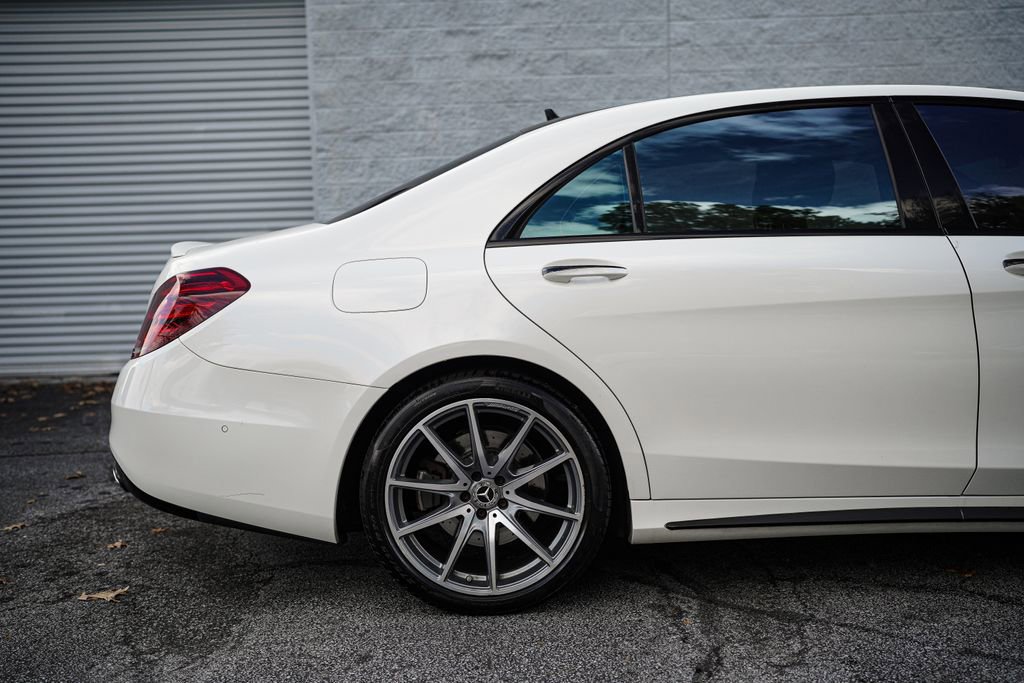 Used 2018 Mercedes-Benz S 560 Sedan w/ AMG Line Exterior image 15