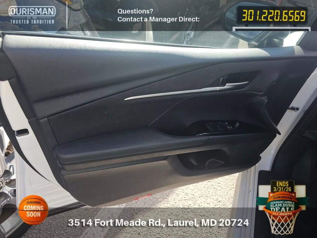 Used 2025 Toyota Camry LE image 13