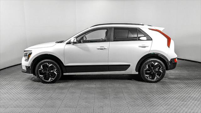 Used 2023 Kia Niro Wind w/ Wind Preserve Package FWD image 3