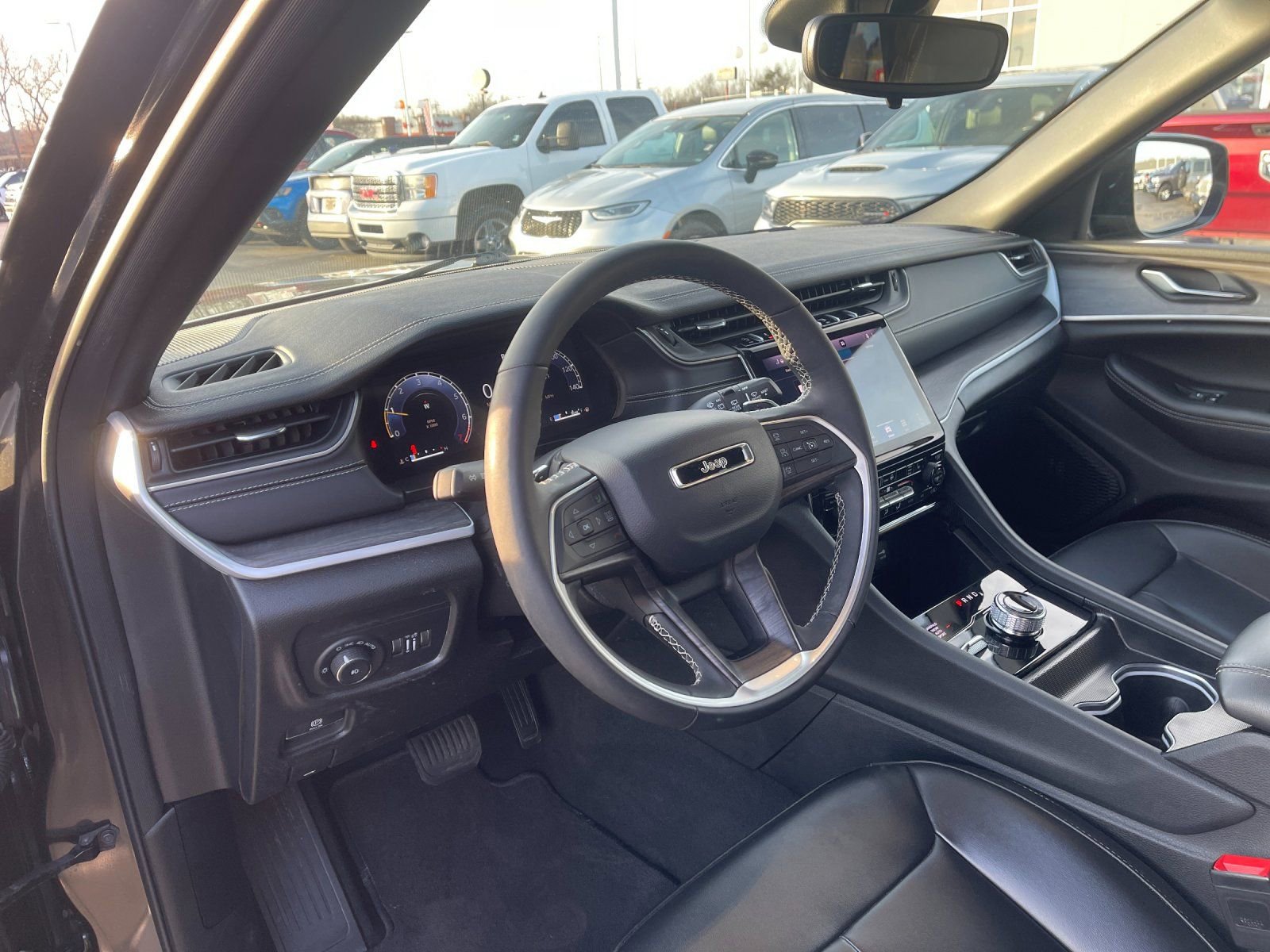 Used 2024 Jeep Grand Cherokee Limited w/ Trailer Tow Package image 11