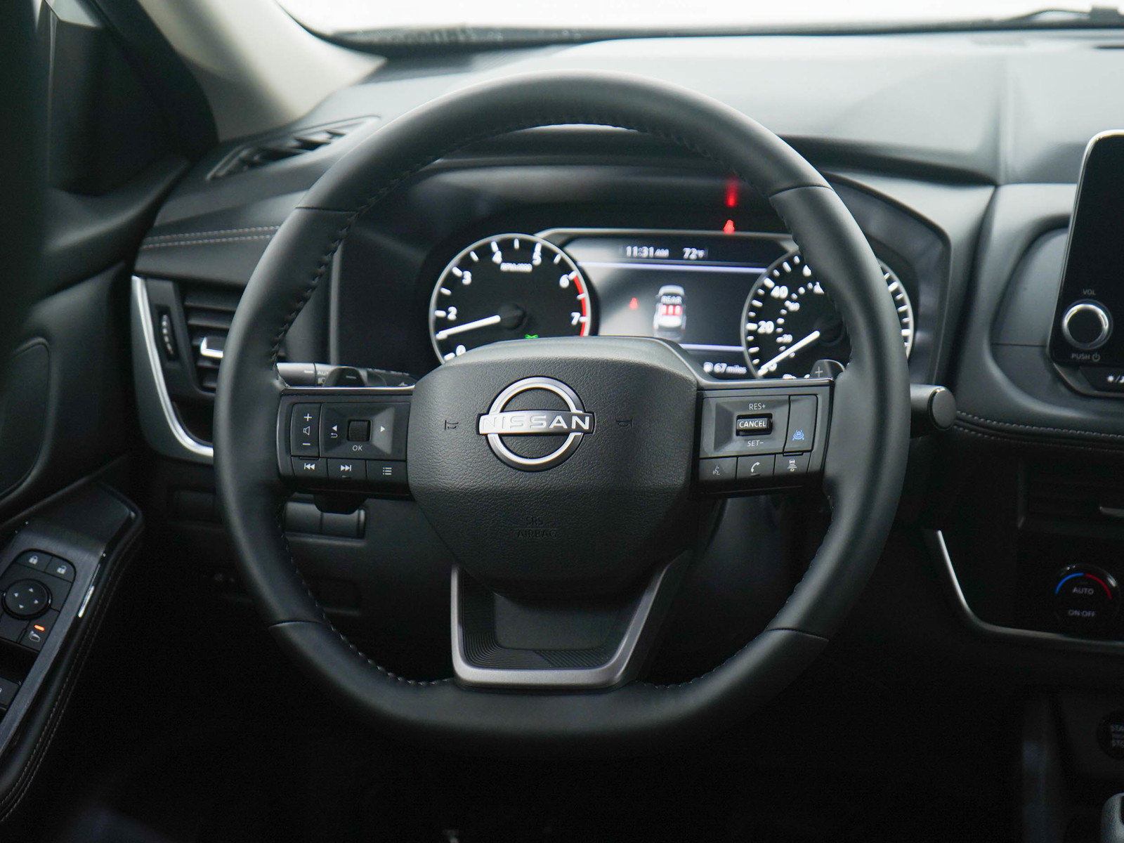 Used 2025 Nissan Rogue SV image 14
