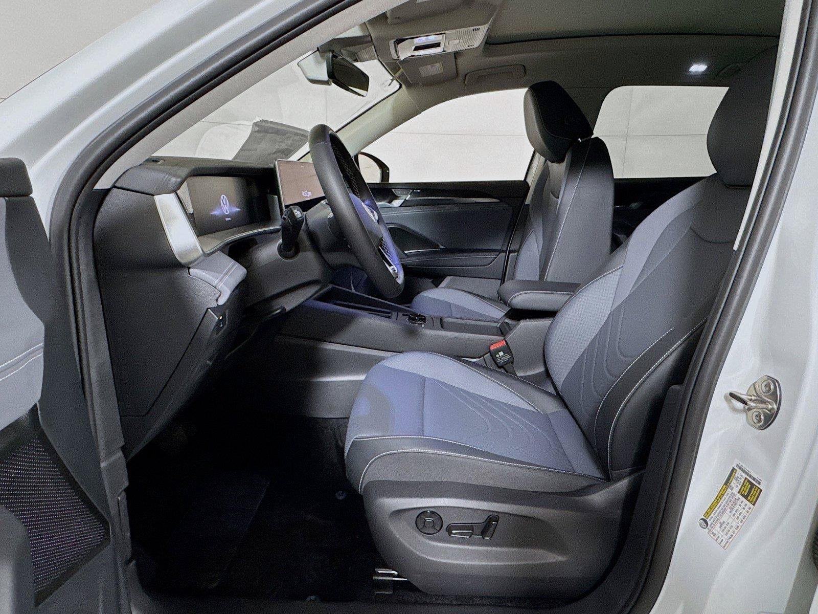 New 2026 Volkswagen Tiguan SE FWD image 11