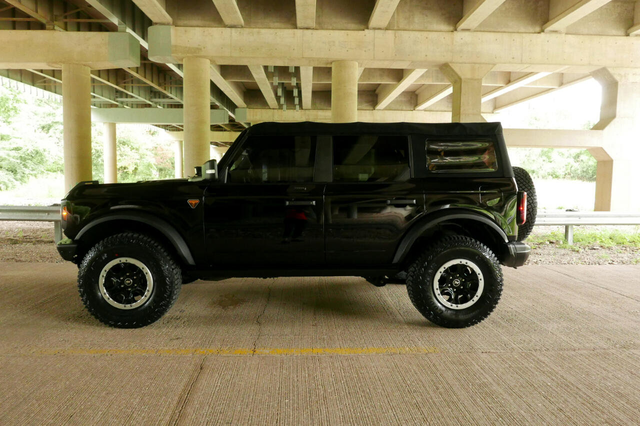 Used 2021 Ford Bronco Badlands image 37
