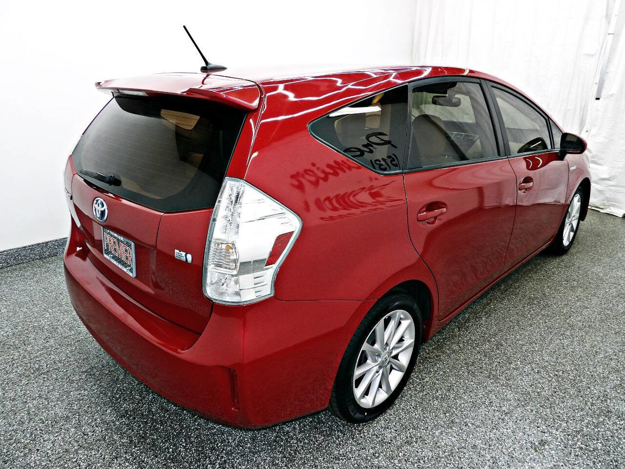 Used 2014 Toyota Prius V Five image 6