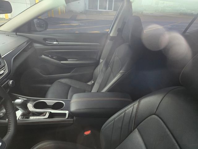 Used 2024 Nissan Altima 2.5 SR w/ SR Premium Package FWD image 9