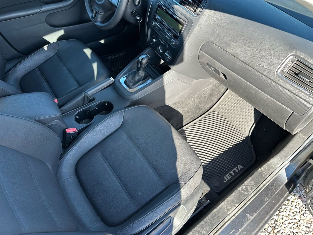 Used 2011 Volkswagen Jetta SE image 17