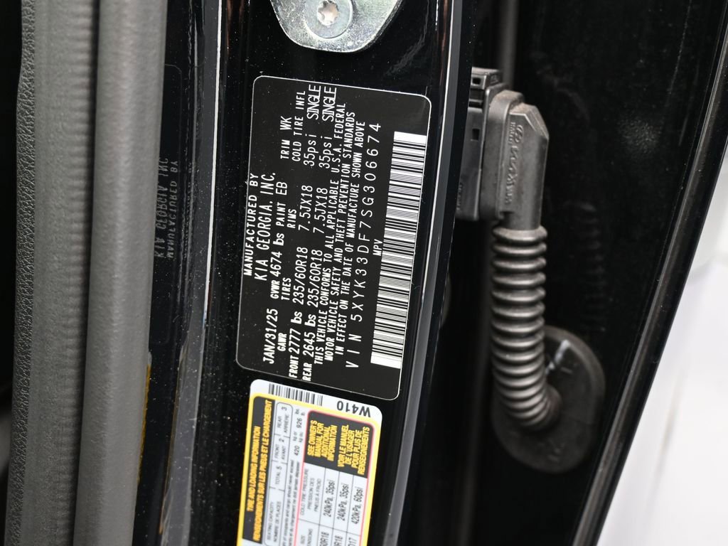 Used 2025 Kia Sportage EX image 18