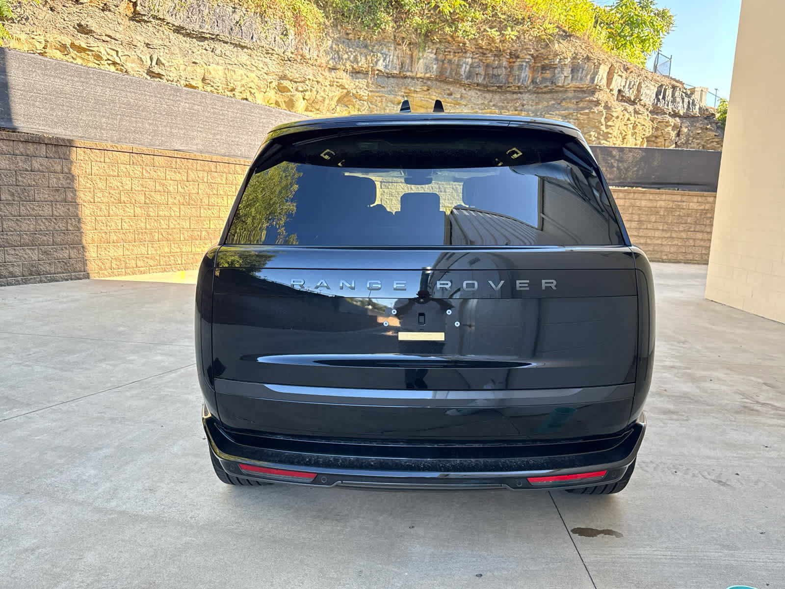 New 2025 Land Rover Range Rover Long Wheelbase SE image 4