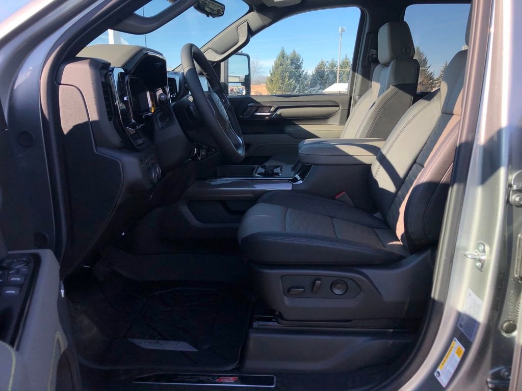 New 2026 Chevrolet Silverado 2500 ZR2 w/ LPO, Dark Essentials Package image 13