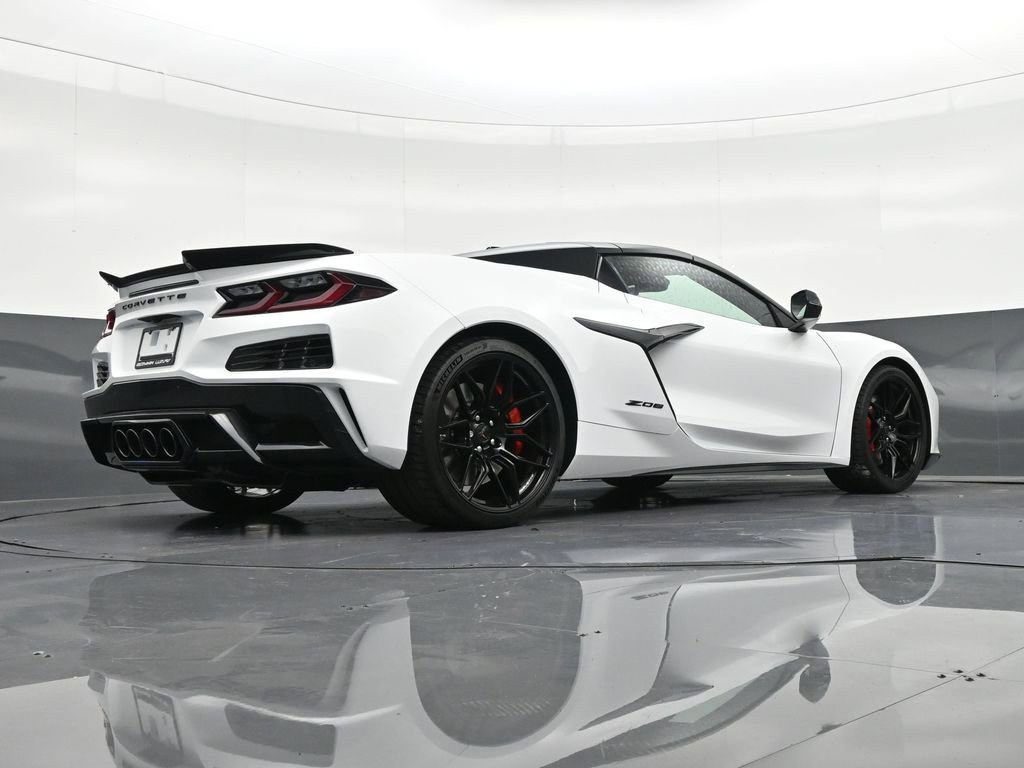Used 2026 Chevrolet Corvette Z06 w/ Stealth Interior Trim Package image 27